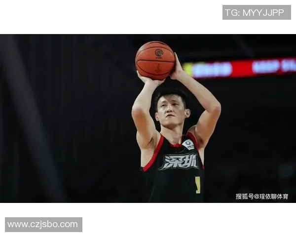 周鹏:从篮球场上的拼搏者到生活中的坚韧榜样,见证奋斗与坚持的力量