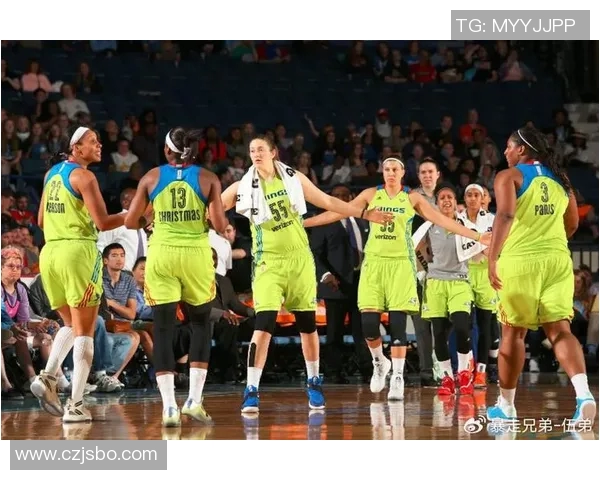 纽约自由女篮迎战天猫队争夺WNBA季后赛关键胜利